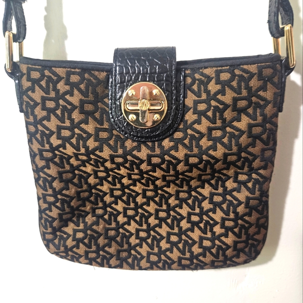 DKNY Small Logo Crossbody with Golden Clasp, Leather Strap, Like New  👜